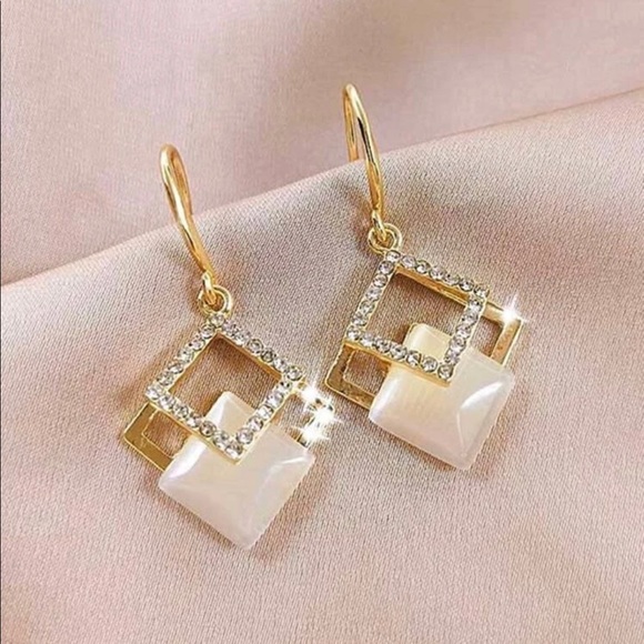 Jewelry - Rhinestone Geo Drop Earrings